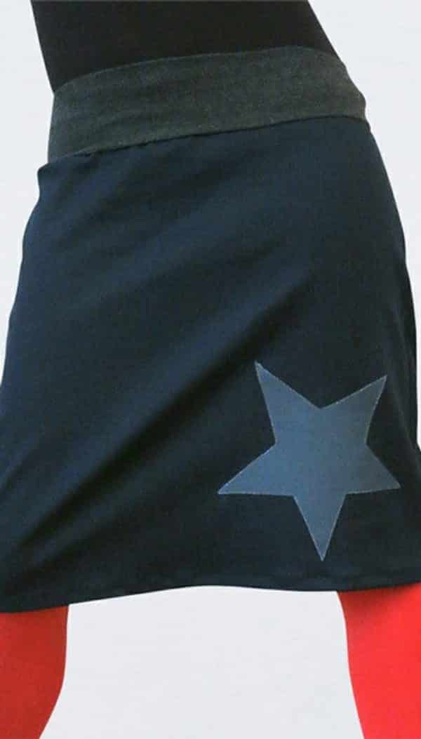 Knielanger Jeansrock dunkelblau mit Stern im Retro Stil Maßgenähte Produkte