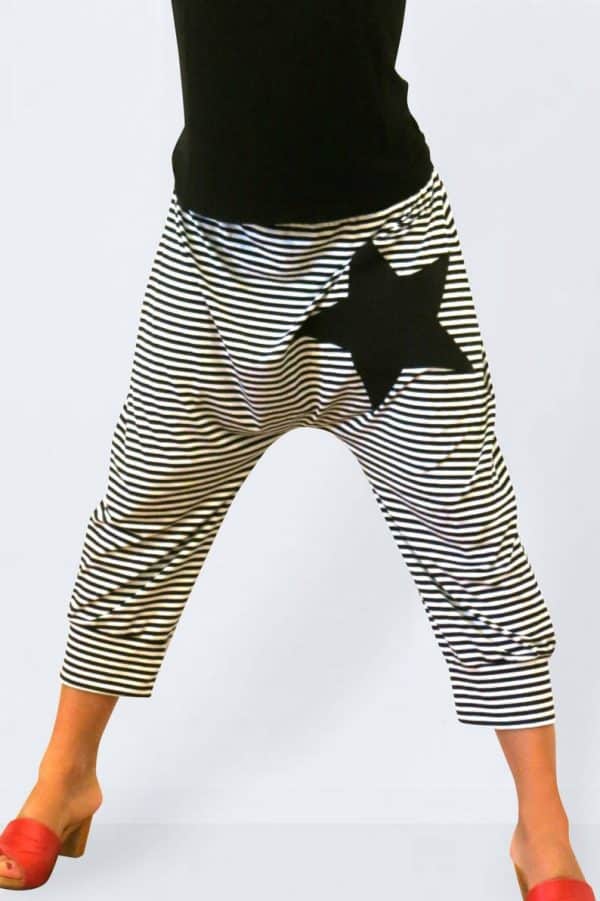 Schwarz weiß gestreifte Caprihose mit Stern aus Jersey Hosen