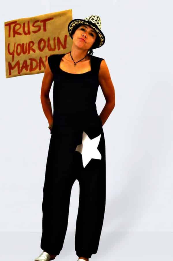Schwarze Baggyhose aus Jersey Stoff mit Stern einmal Größe S !!!!!  , Jerseyhose,  schwarze Hose, maßgefertigte Hose, schwarze Haremshose Maßgenähte Produkte