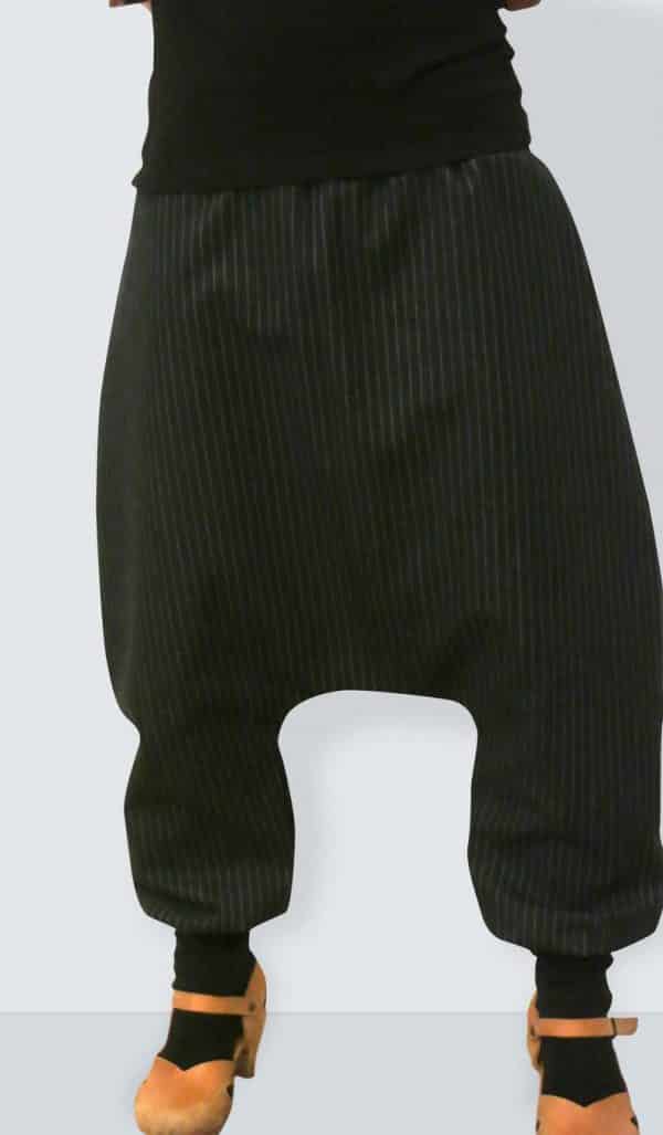 Jeans Haremshose schwarz mit Nadelstreifen einmal in Größe S ******* (Kopie) Maßgenähte Produkte