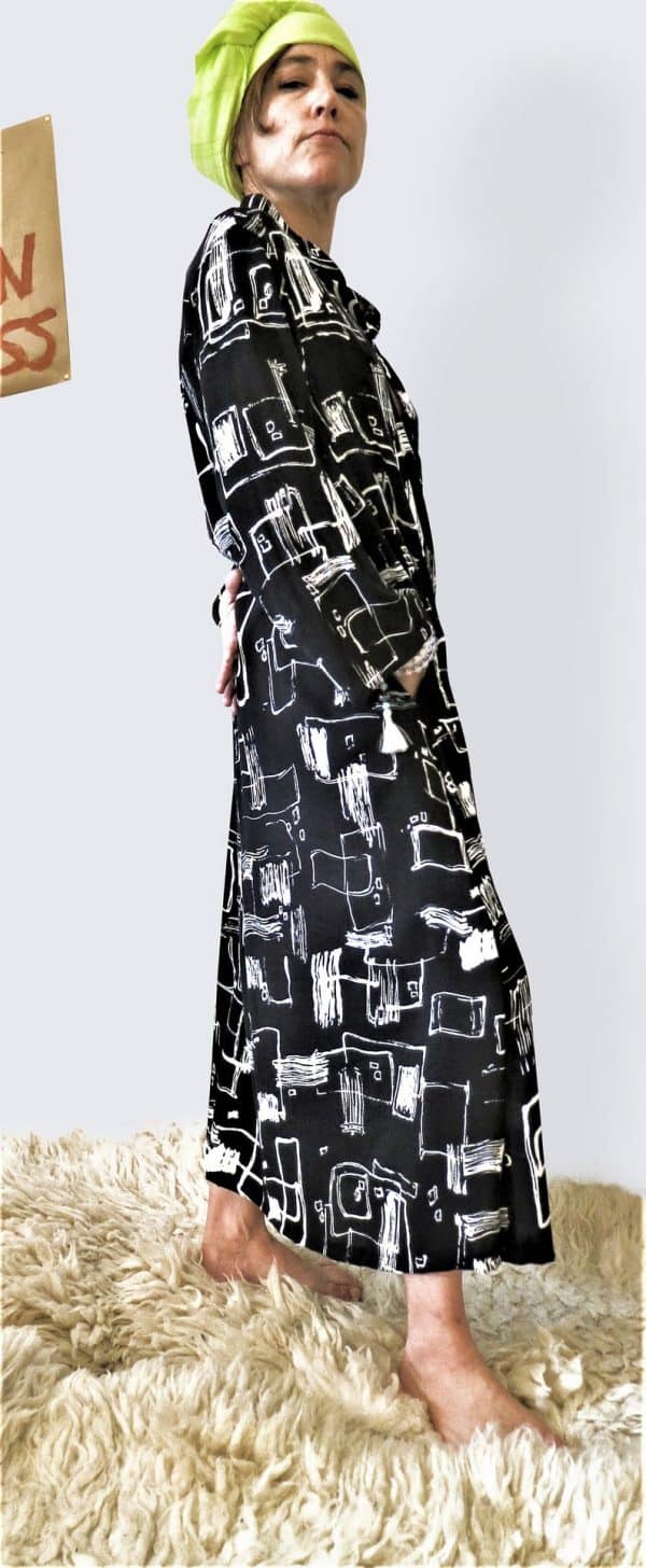 Schwarz weißes Kaftan Kleid mit grafischem Print Kleider/Kaftane
